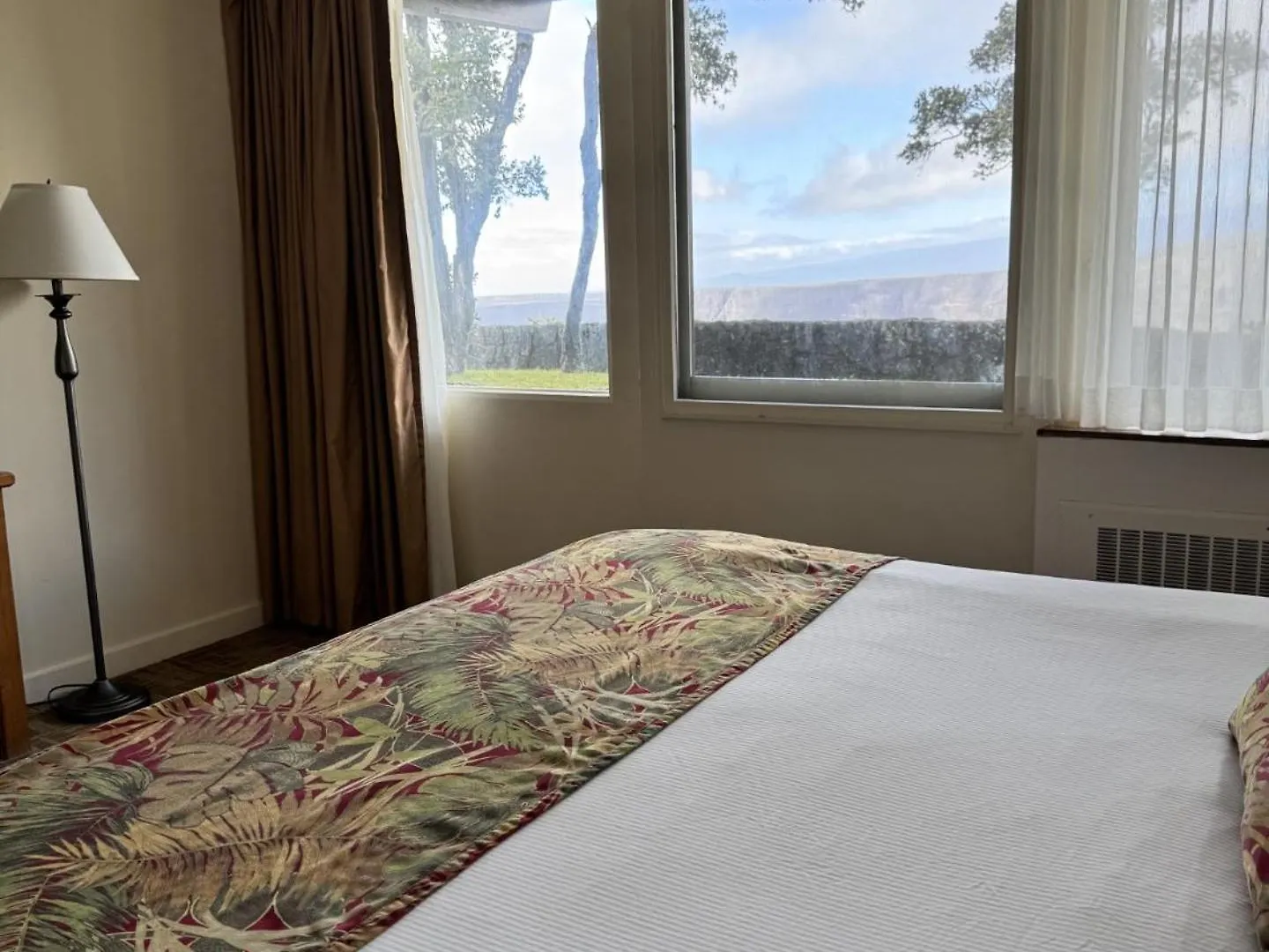 Hawaii Volcano House Hotel