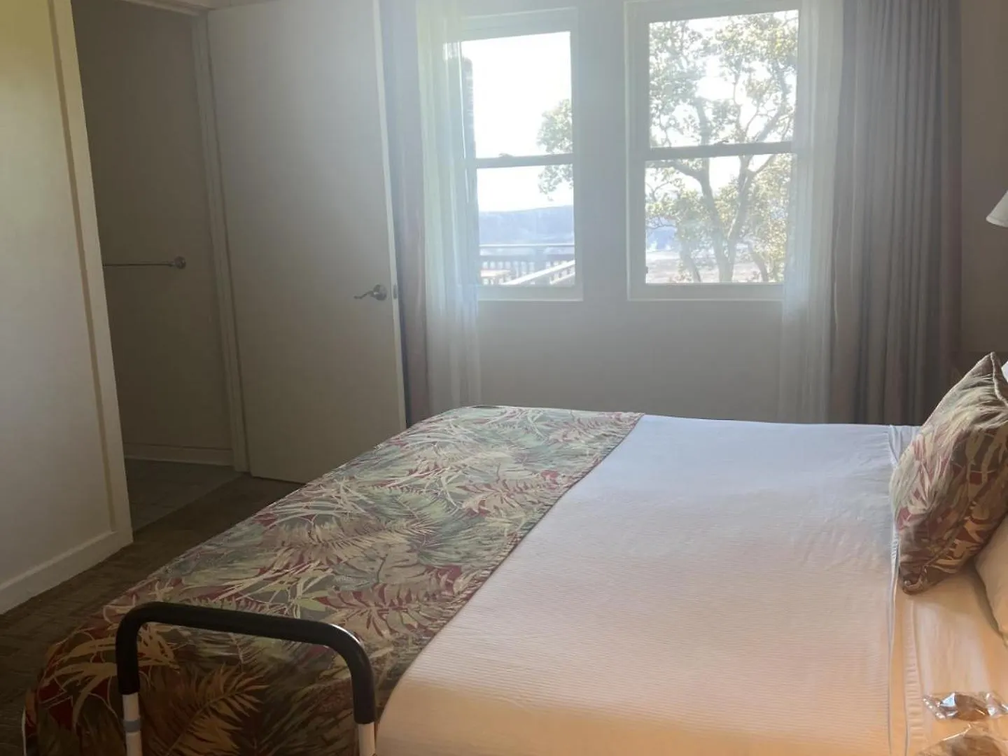 Hawaii Volcano House Hotel